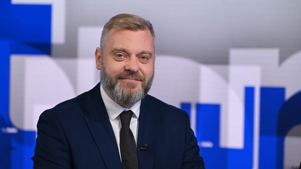 Hosťami Na telo boli Samuel Migaľ (Hlas-SD) a Juraj Krúpa (Sloboda a solidarita)