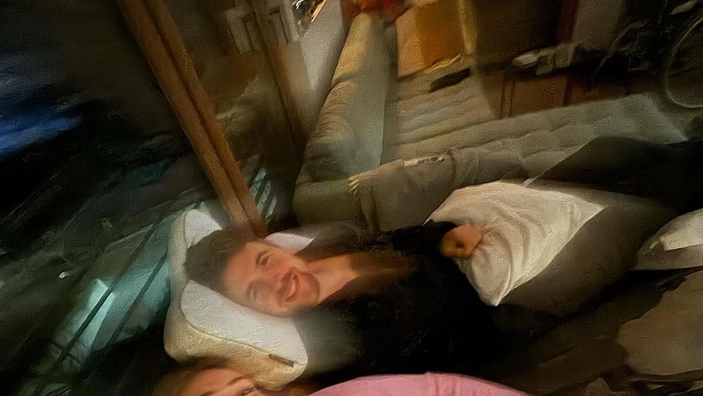 Mikaela Shiffrinová s priateľom Alexandrom Kildem sa podporujú navzájom.