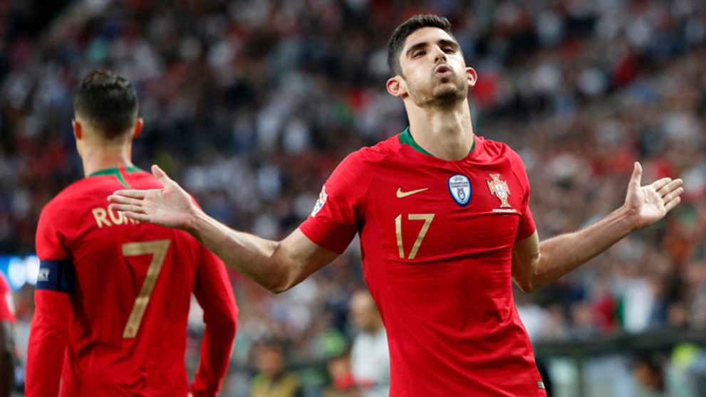 Portugalskí hráči získali premiérovo pohár Ligy národov.