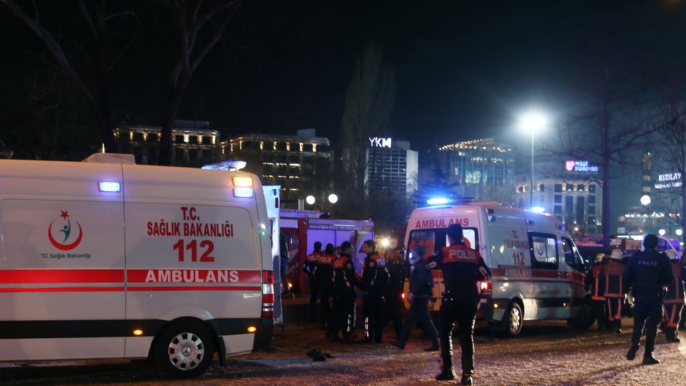 Výbuch v Ankare neprežilo 37 ľudí.