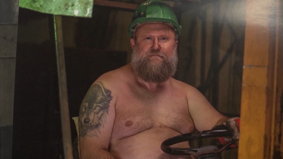 Maďarskí oceliari nafotili kalendár na charitatívne účely