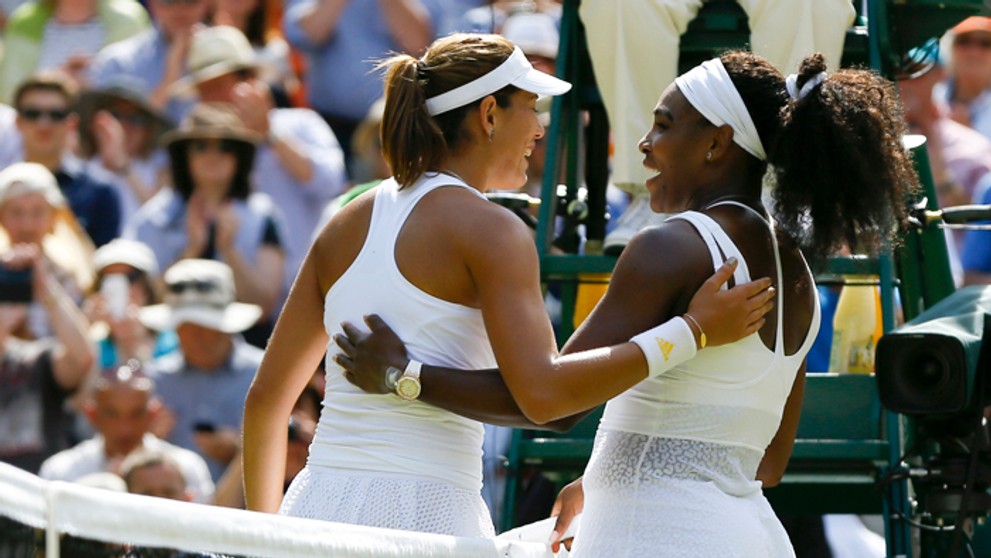 Objatie po finále Wimbledonu - Garbine Muguruzová Blancová a Serena Williamsová. 