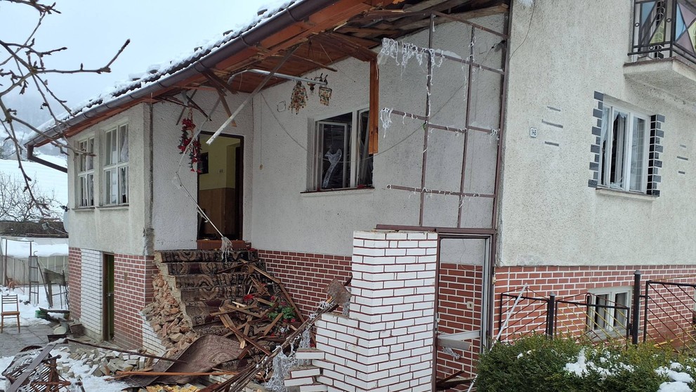 Výbuch v rodinnom dome.