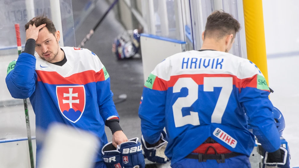 Libor Hudáček (vľavo) a Marek Hrivík po spoločnom tímovom fotení na MS 2023.