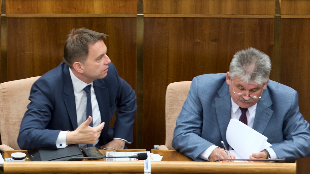 Minister vnútra Robert Kaliňák sa zodpovedá poslancom, opozícia ho chce odvolať 