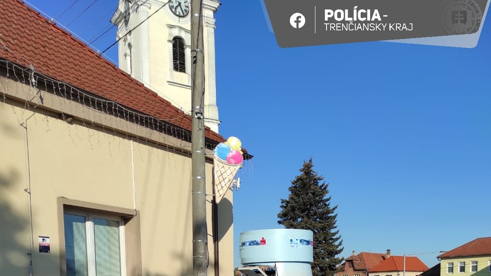 V Oslanoch úradovala bankomatová mafia.