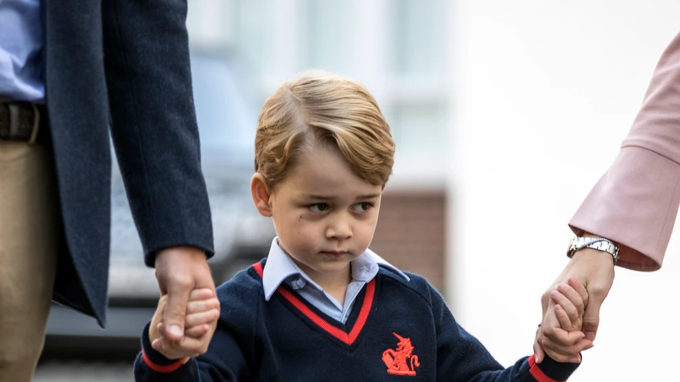 Princ George šiel prvýkrát do školy