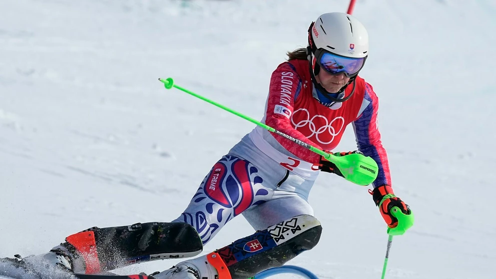 Lyžiarka Petra Vlhová zo Slovenska v 1. kole slalomu na ZOH 2022.
