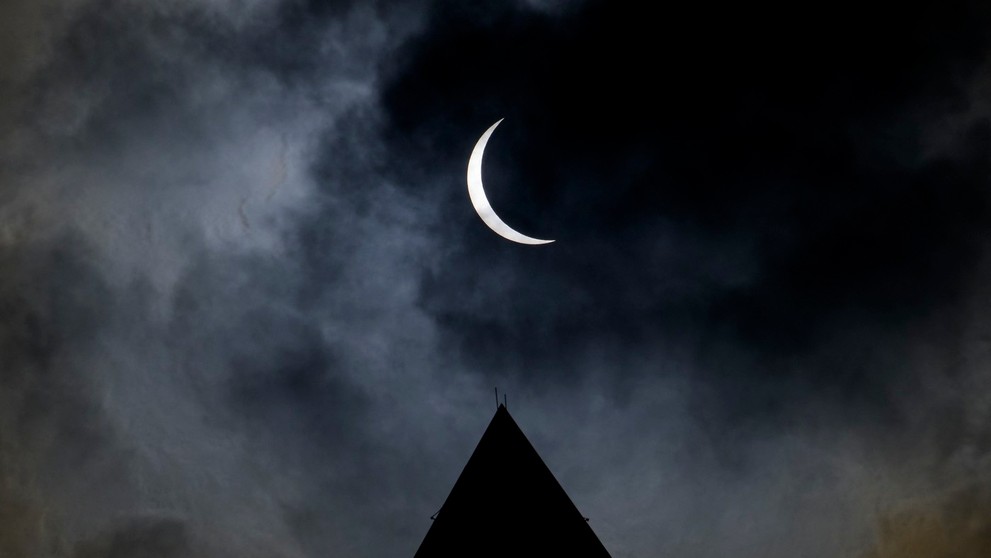 Úplné zatmenie Slnka