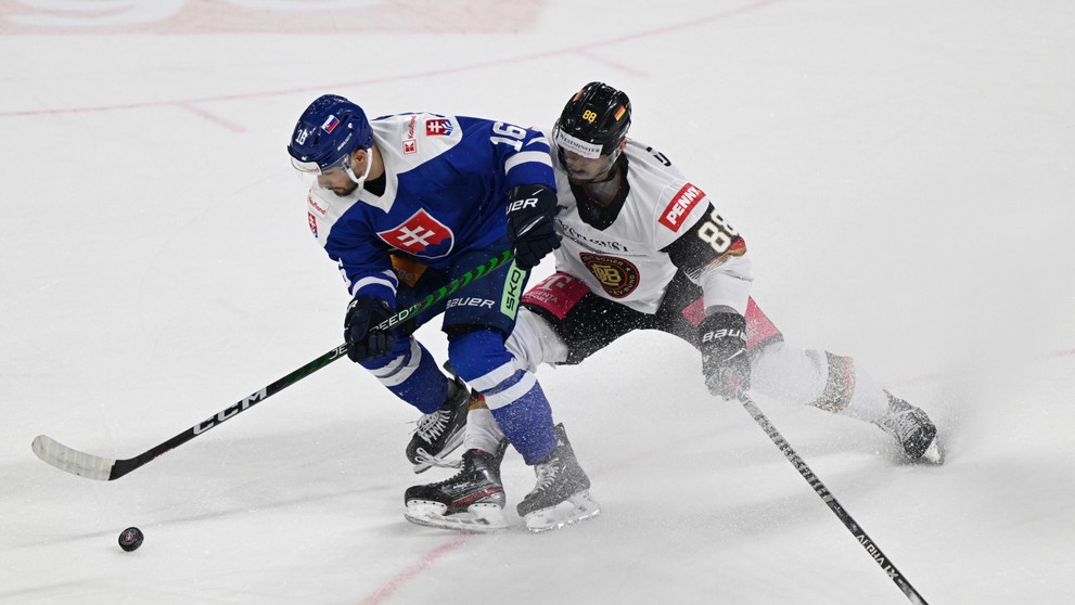 Na snímke zľava Róbert Lantoši (Slovensko) a Tobias Fohrler (Nemecko).