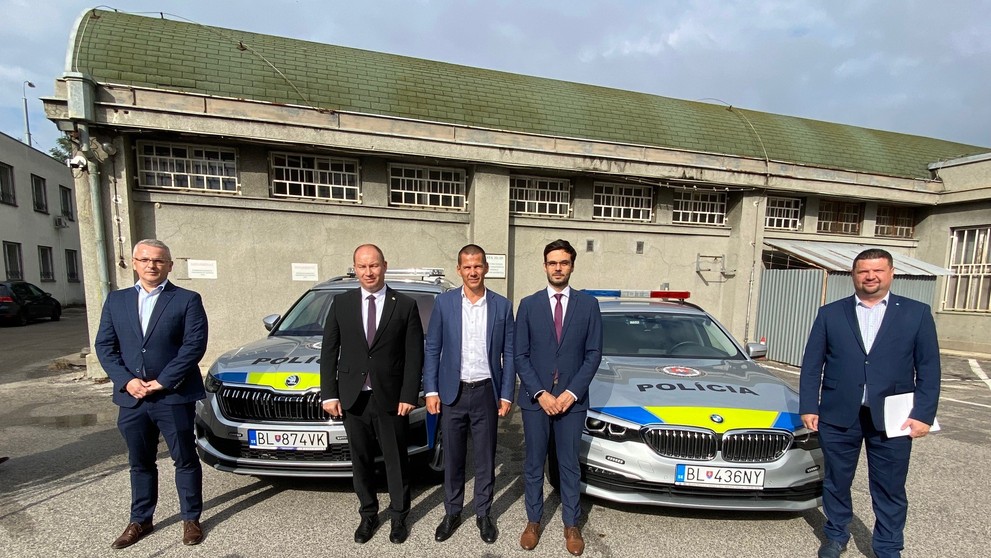 Nové policajné autá.