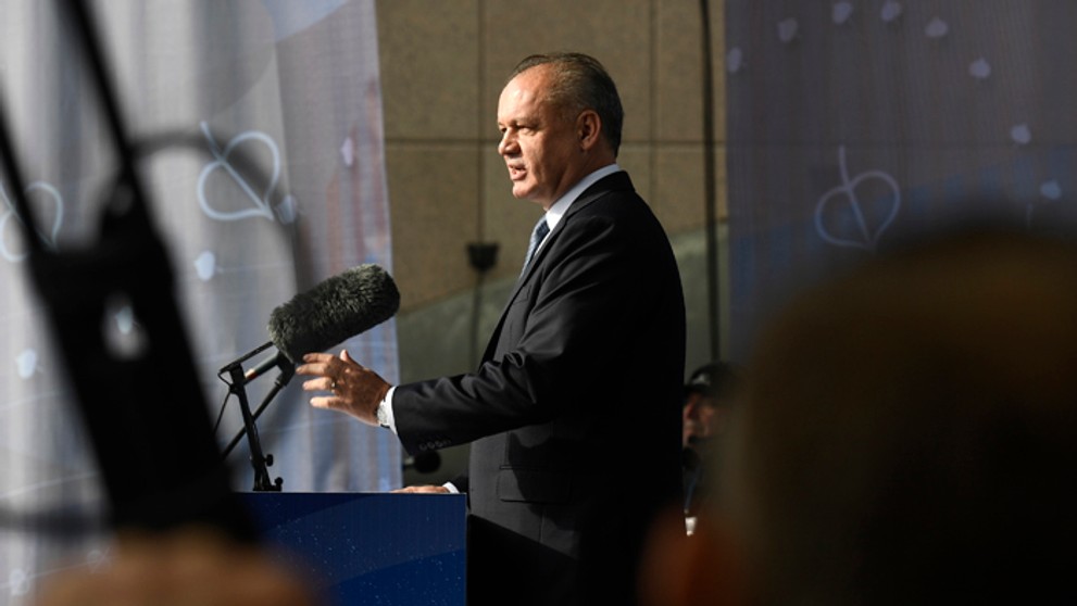 Prezident Andrej Kiska sa prihovára k ľuďom počas osláv 100. výročia prijatia Deklarácie slovenského národa a vzniku ČSR.