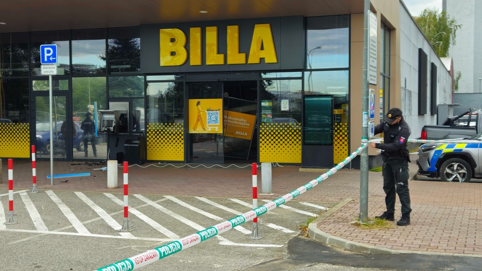 Vykradnutý bankomat v Košiciach. 