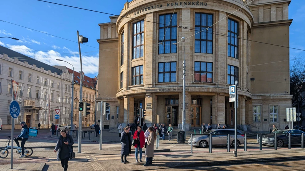 Univerzita Komenského v Bratislave.