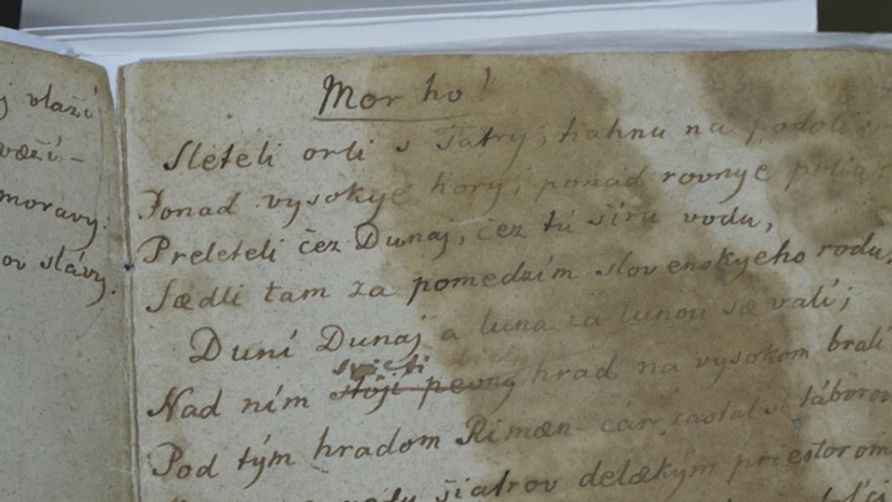 Zápis textu slovenskej hymny. 