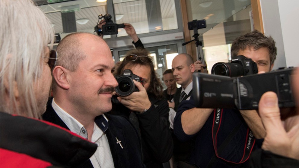 Prívrženec ĽSNS pred pojednávaním na NS.