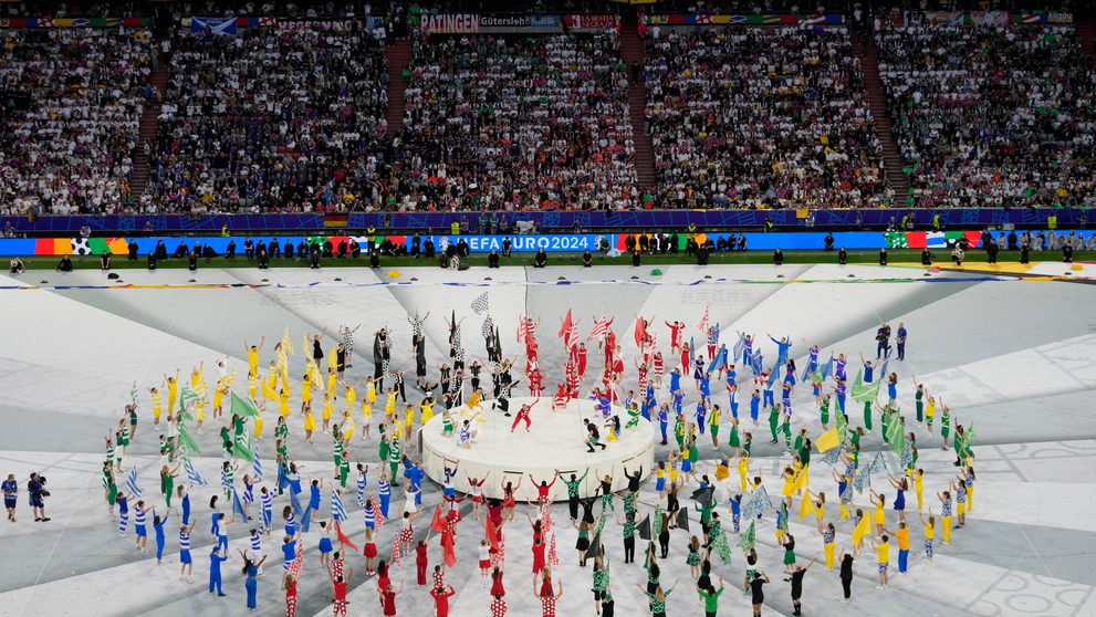 Na snímke otvárací ceremoniál pred úvodným zápasom A-skupiny ME vo futbale Nemecko - Škótsko v Mníchove.