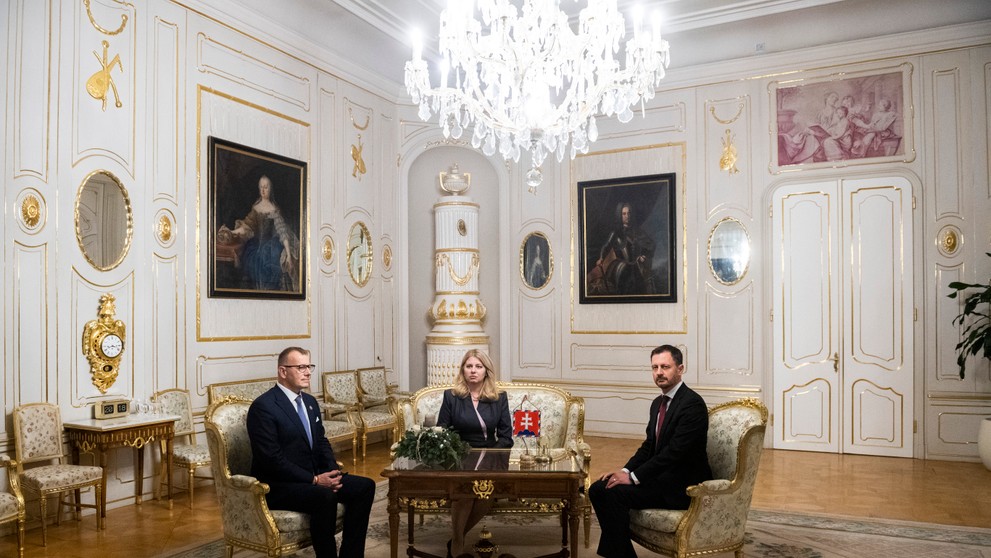 Traja najvyšší ústavní činitelia.