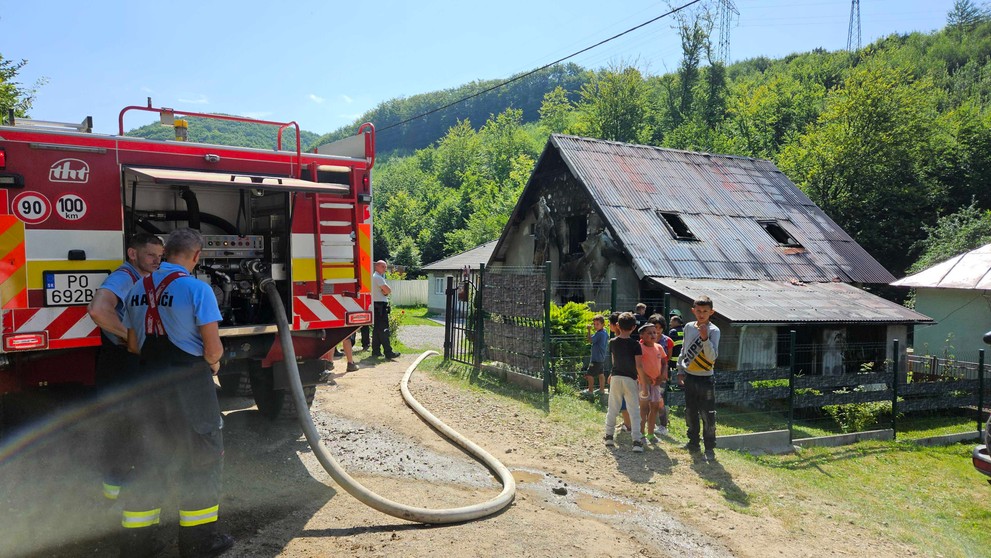 Pri požiari zahynul 20-ročný muž.