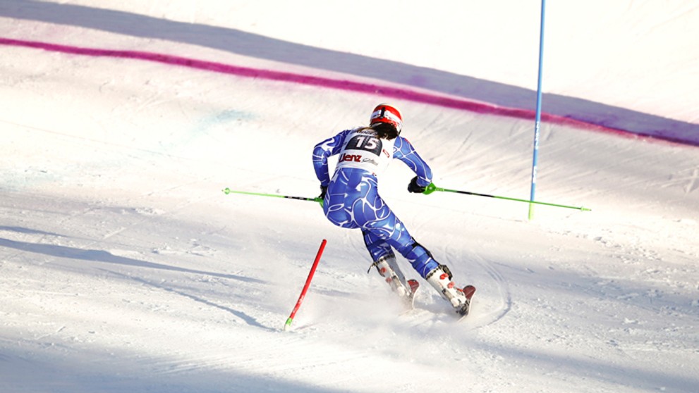 Petra Vlhová na slalomárskej trati v rakúskom Lienzi.