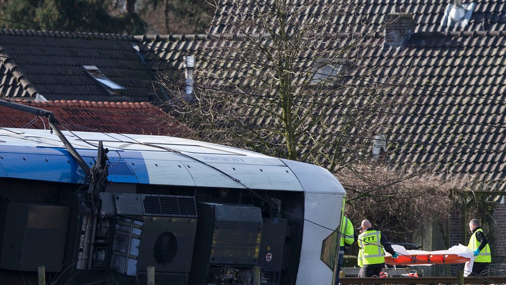 Zrážka vlaku s autožeriavom.