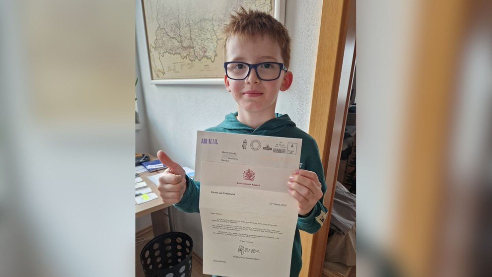 Martinko s odkazom od britského kráľa.