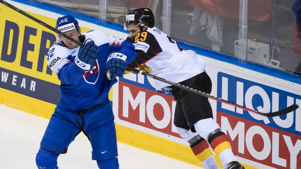 Brankár Marek Čiliak v zápase na MS 2019 proti Nemecku.