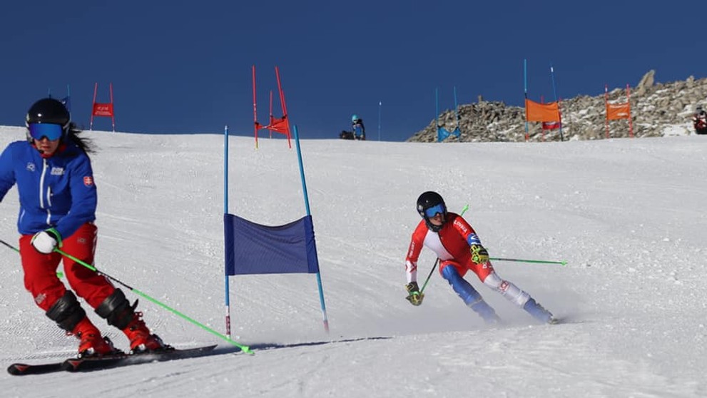 Súhra navádzača a lyžiara je najdôležitejšia.