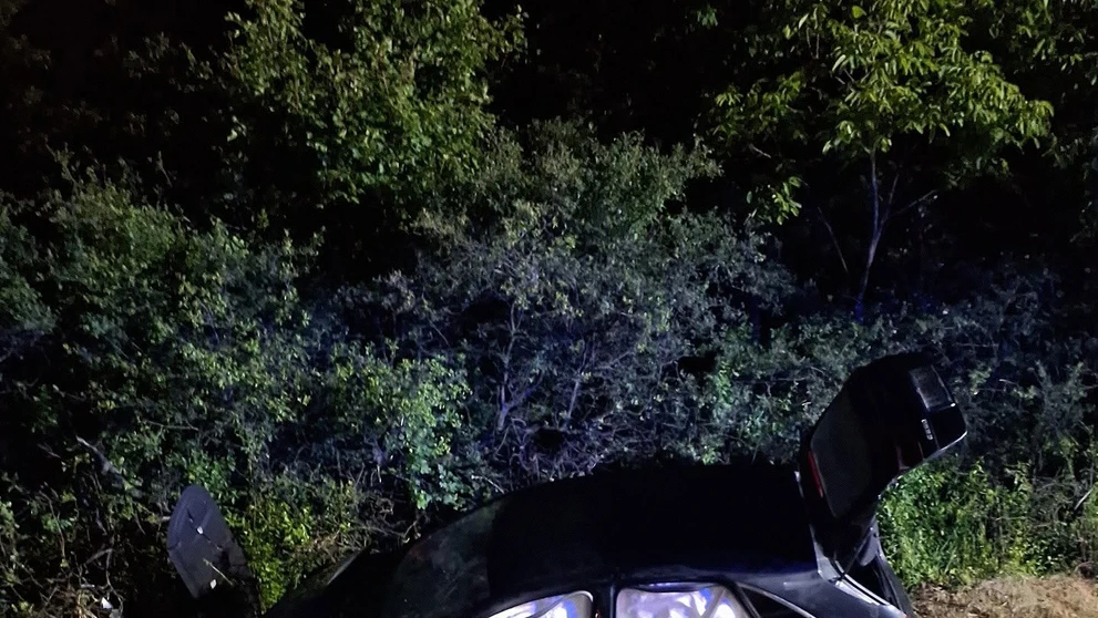 Autu po náraze vystrelili airbagy.