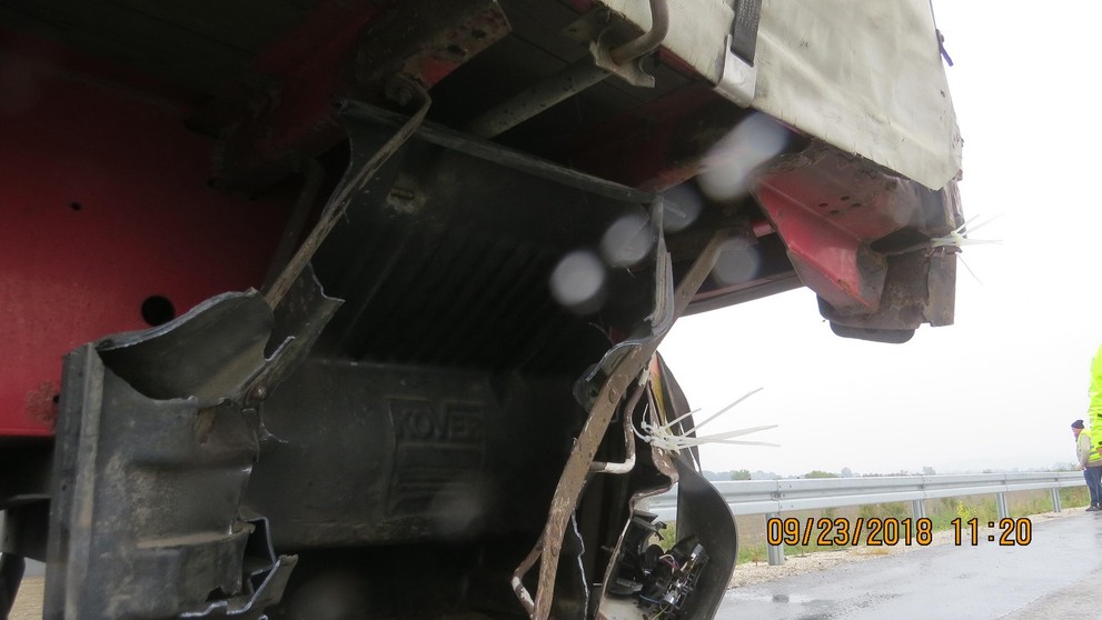 Kamión, do ktorého vrazilo auto s DJ Mairee