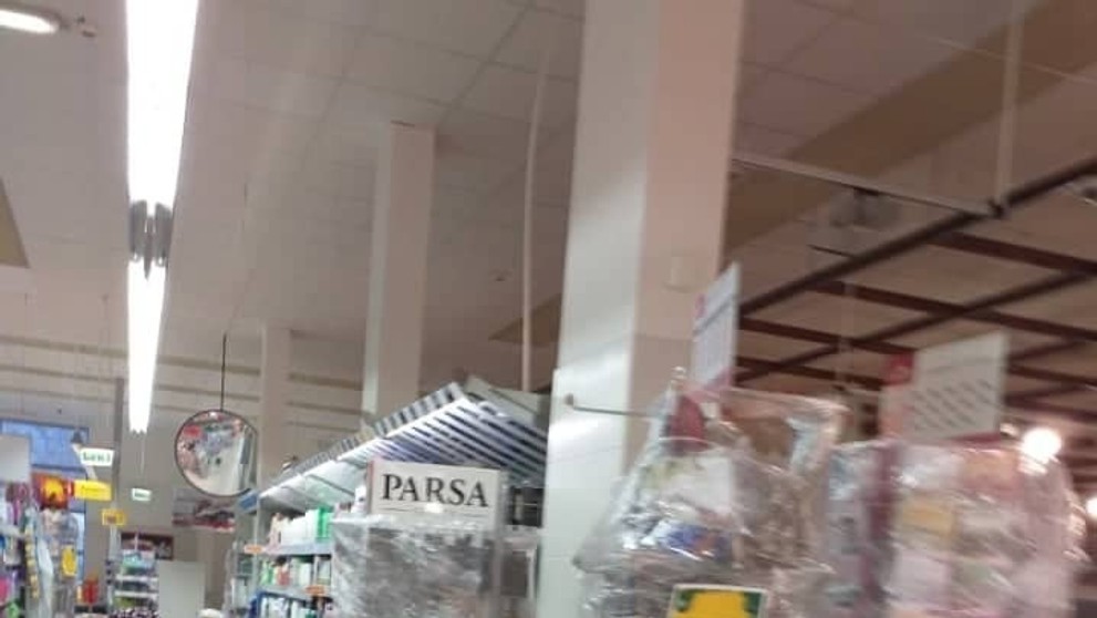 Obyvatelia Trenčína prichádzajú na celoplošné testovanie.