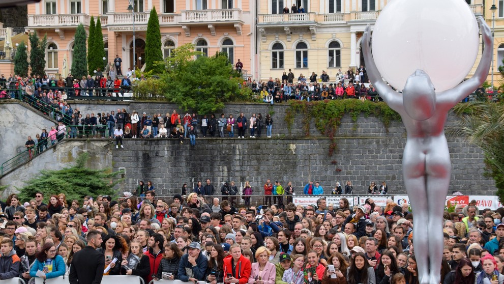Dav fanúšikov čakal na Johnnyho Deppa