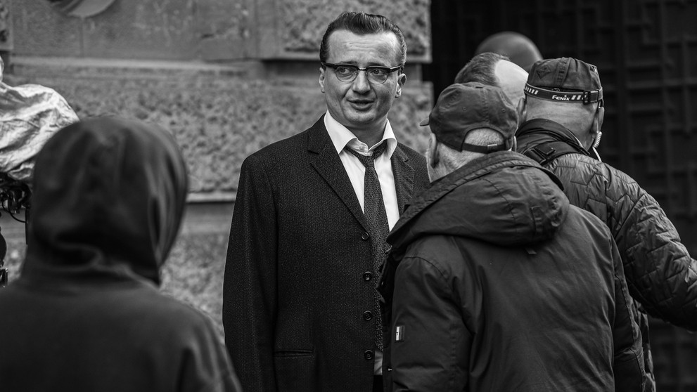 Dano Heriban ako Alexander Dubček vo filme Muž, ktorý stál v ceste