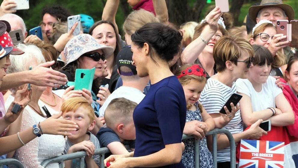 Meghan Markle nechtiac ukázala zadok.