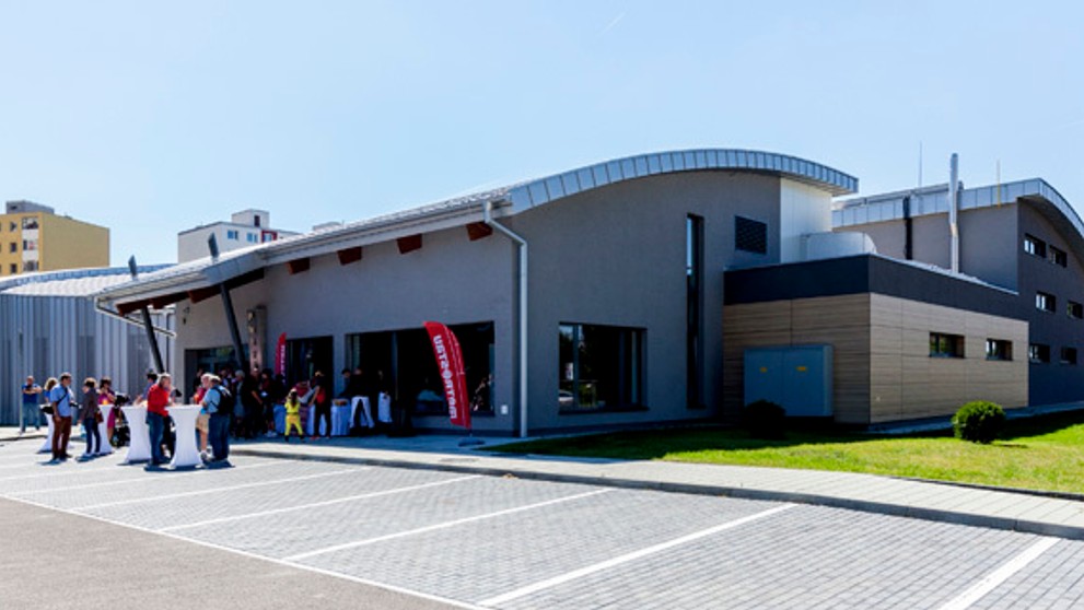 Budova krytej plavárne v bratislavskej Petržalke.