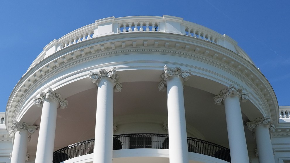 Kráľ Karol III.  s manželkou Kamilou na návšteve v USA.