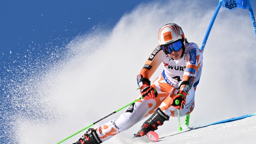 Na snímke slovenská lyžiarka Petra Vlhová na trati počas 1. kola obrovského slalomu