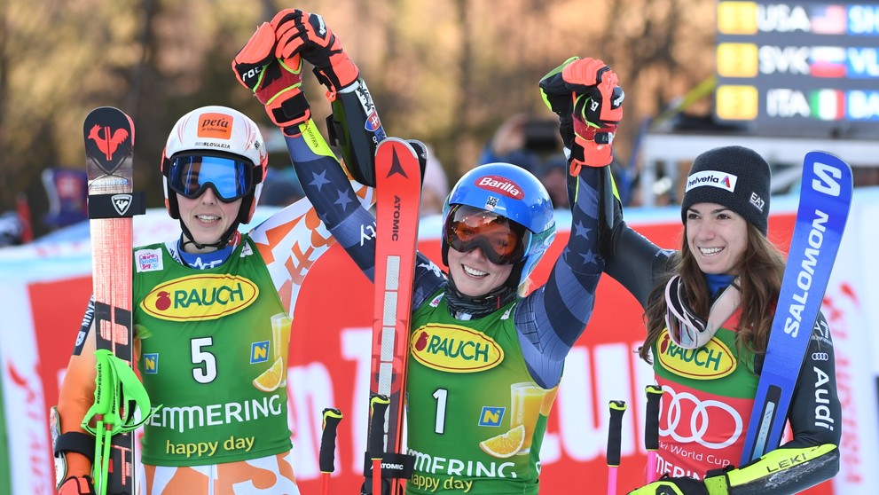 Druhá Petra Vlhová, víťazná Mikaela Shiffrinová a tretia Marta Bassinová