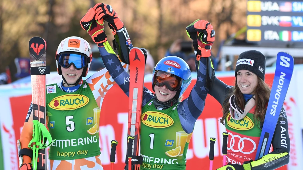 Druhá Petra Vlhová, víťazná Mikaela Shiffrinová a tretia Marta Bassinová