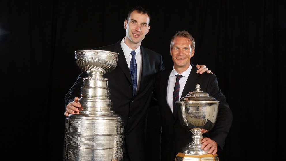 Zdeno Chára s jedným zo svojich najväčších idolov Nicklasom Lidströmom.