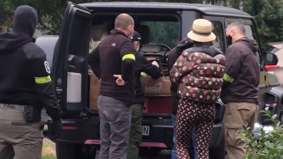 Zuzanu Plačkovú a jej manžela Reného Strauzsa zadržala NAKA.