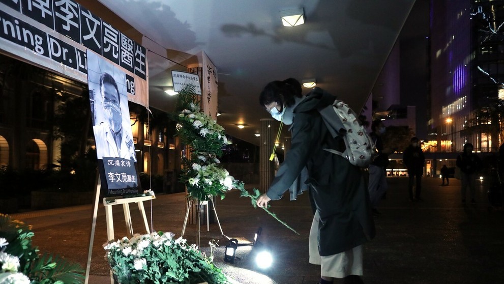 Univerzita v Tokiu odovzdala študentom diplomy prostredníctvom robotov.