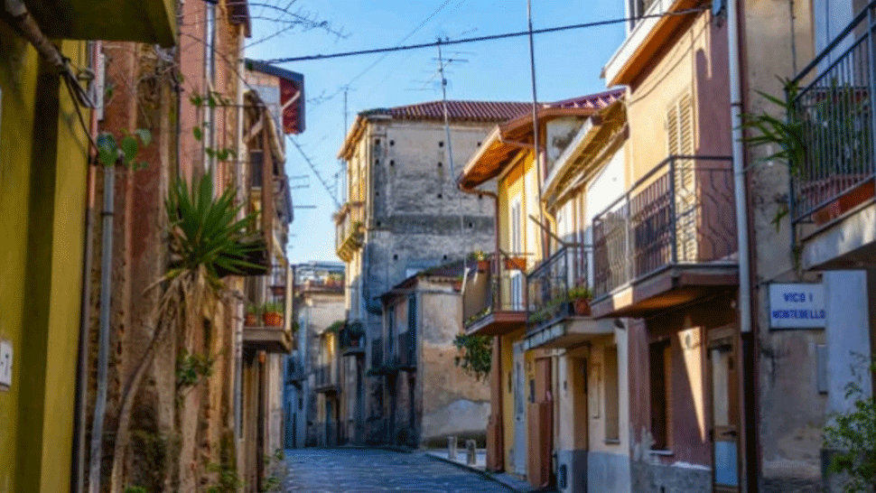 Po koronavíruse chcú vrátiť do svojej dediny život. Taliani predávajú domy za jedno euro