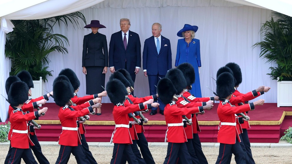 Trump priletel na druhú štátnu návštevu Británie