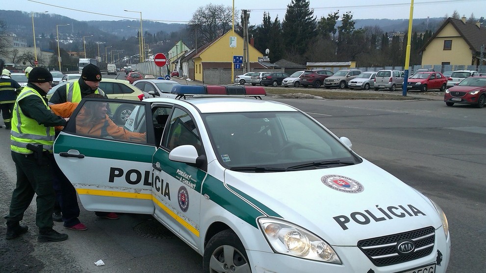 V Prešove sa zrazili dve autá. V jednom sedela opitá dcéra, v druhom jej opitá matka