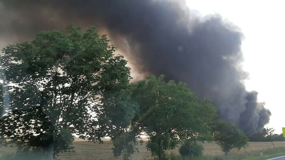 Požiar skladu v Palárikove.