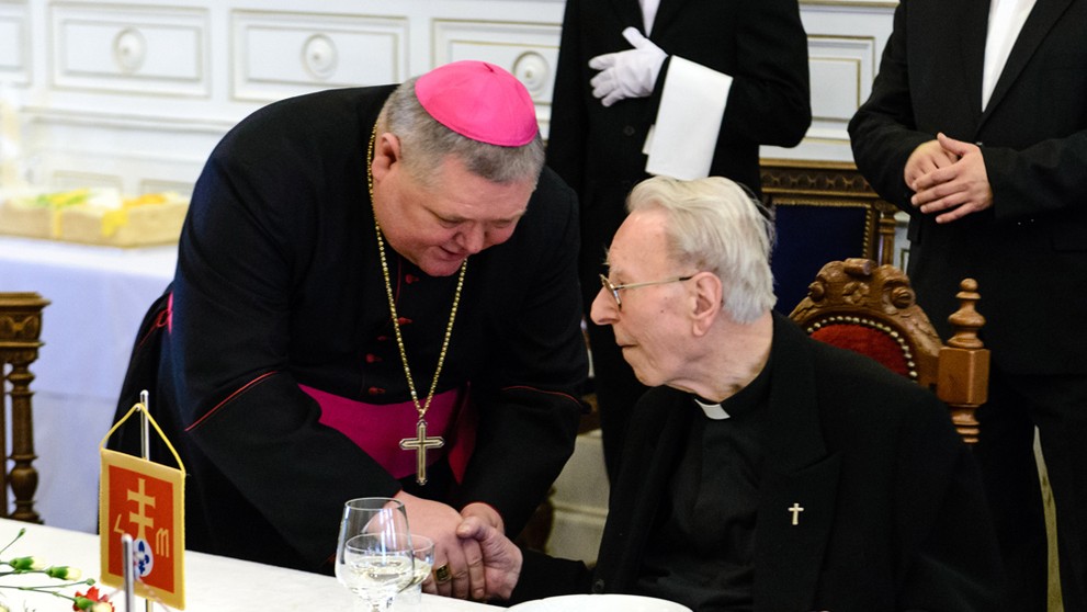 Ján Chryzostom Korec a nitriansky biskup Viliam Judák.
