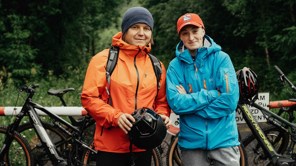 Barbora Piešová s Tribulom na horách.