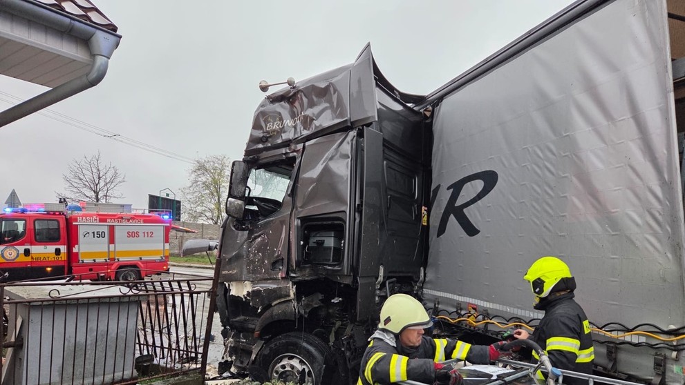 Dve osoby previezli do nemocnice 