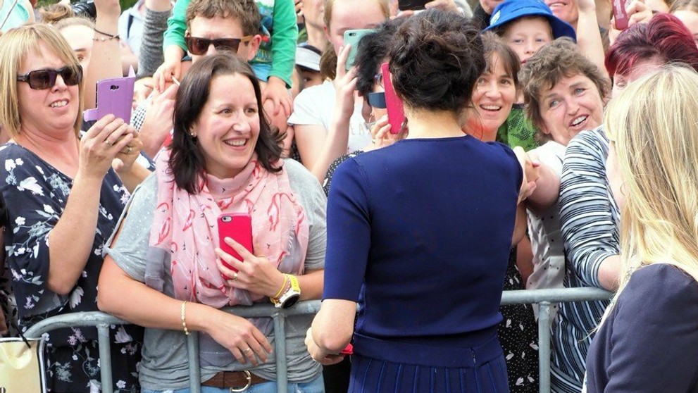 Meghan Markle nechtiac ukázala zadok.